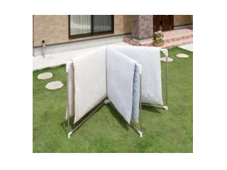 【クリックでお店のこの商品のページへ】アイリスオーヤマ 【倒れにくい新形状！】ステンレス布団干し SFW-30