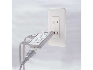 【クリックでお店のこの商品のページへ】ELECOM/エレコム T-TR4WH OAタップ 平型トリプルタップ