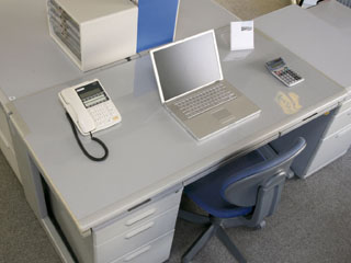 【クリックでお店のこの商品のページへ】アイリスオーヤマ 【デスクマット】 DMT-9969E