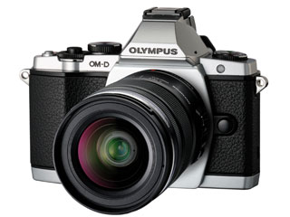 【クリックで詳細表示】OM-D E-M5レンズキット(シルバー) マイクロ一眼カメラレンズキット 【em5tokka】